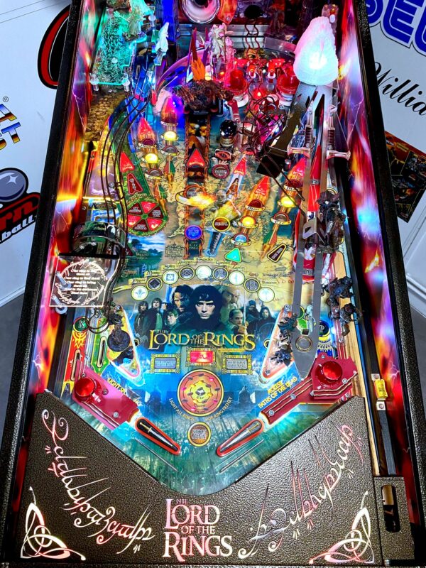 Flipper Lord of The Rings Stern Pinball – Image 19