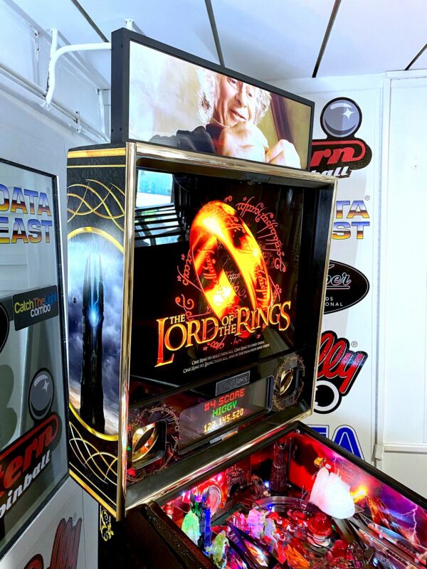 Flipper Lord of The Rings Stern Pinball – Image 5